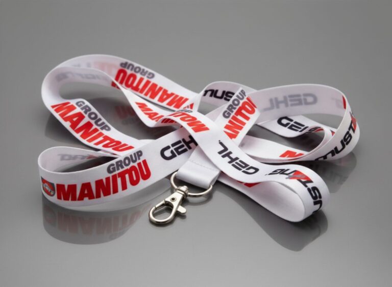 smycze z karabinczykiem